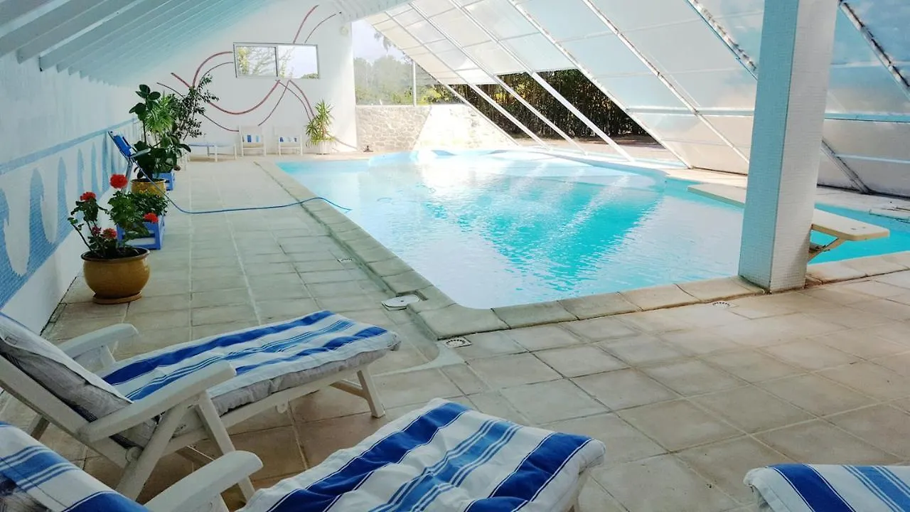 Villa Spacieuse A Crastes Avec Piscine Privee Et Vue Montagne